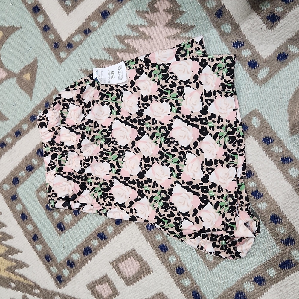 2x floral shorts